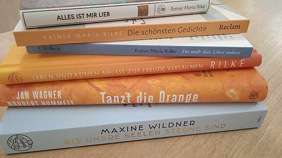 Bücherstapel_Rilke.jpg
